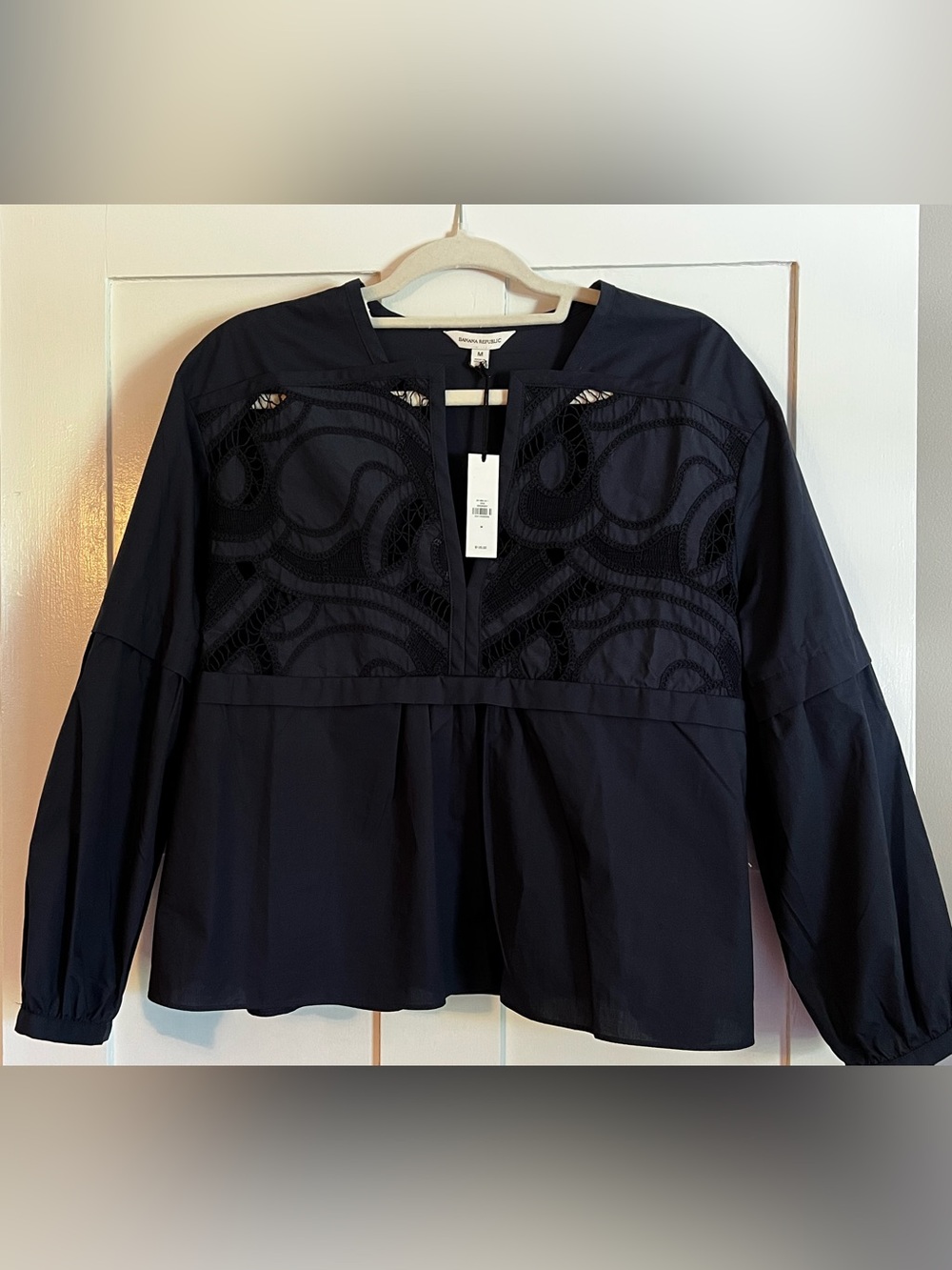 Banana Republic embroidered cotton popover top BlUE Sz Medium